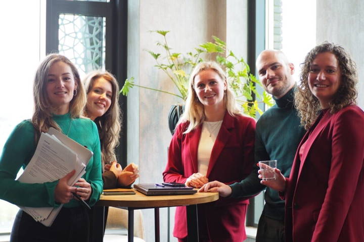 Afbeelding van trainers van Pastoor bv